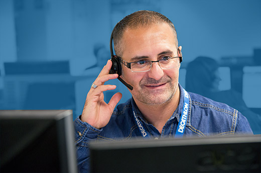 Saïd, Conseiller Client, depuis 4 ans chez Decathlon, 3 ans au CRC