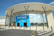 Chez les jeunes recrues de Decathlon, esprit de clan et promotions turbo