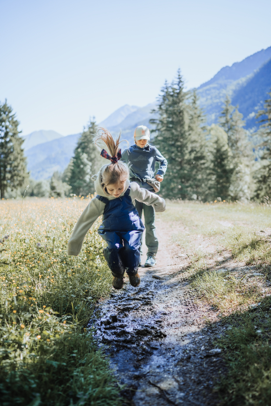 Quechua accompagne les enfants dehors !