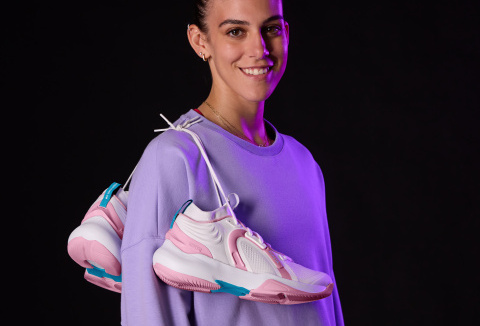 Alessia Orro imagine des chaussures avec DECATHLON