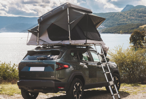 Quechua et NaïtUp dévoilent une tente de toit compacte !