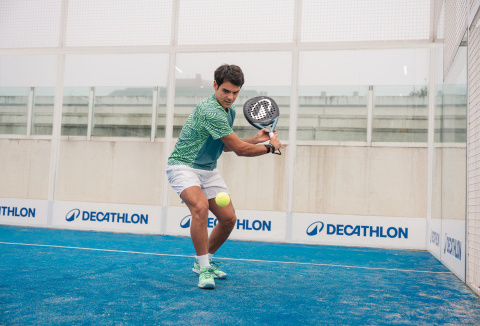 Coki Nieto, 7ème joueur mondial de padel, rejoint DECATHLON