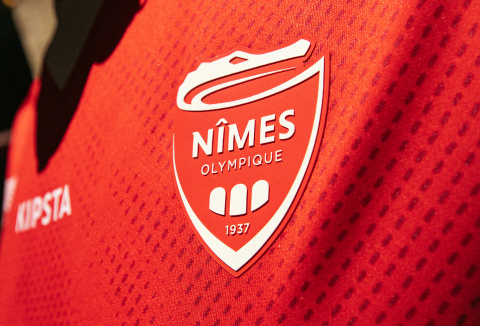 Kipsta dévoile les maillots 2022-2023 du Nîmes Olympique