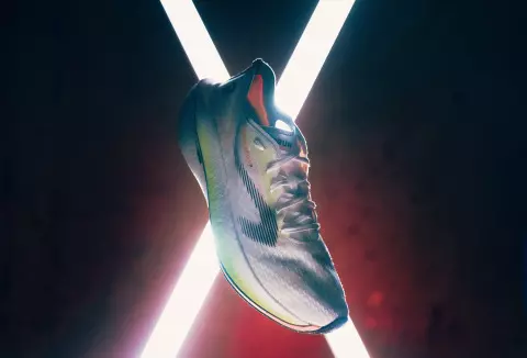 KD900X : la première chaussure carbone de KIPRUN !