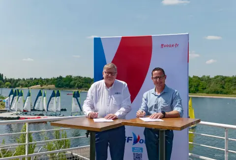 DECATHLON Tribord et la FFVOILE s’engagent